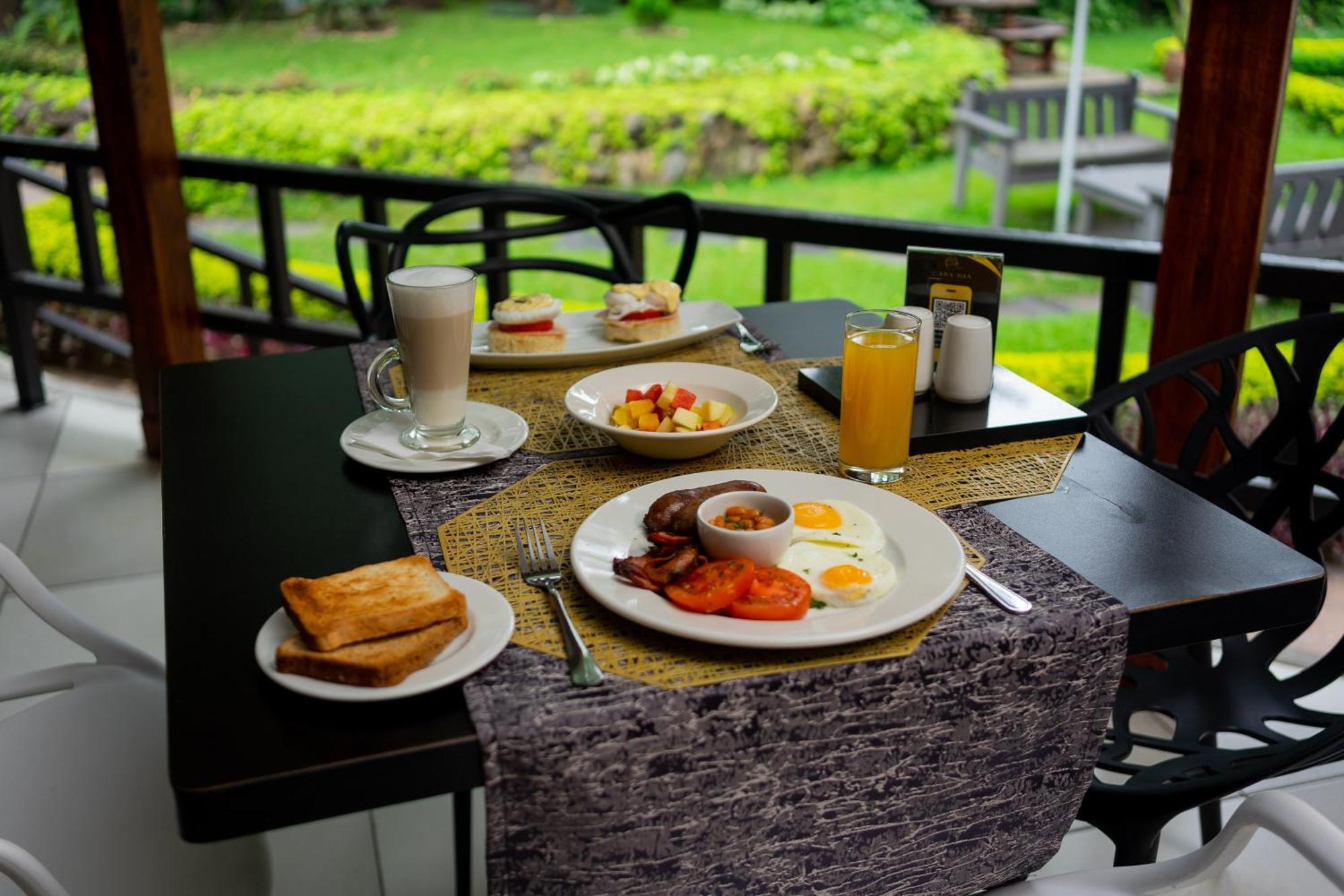 Casa Mia Lodge & Restaurant Blantyre Buitenkant foto
