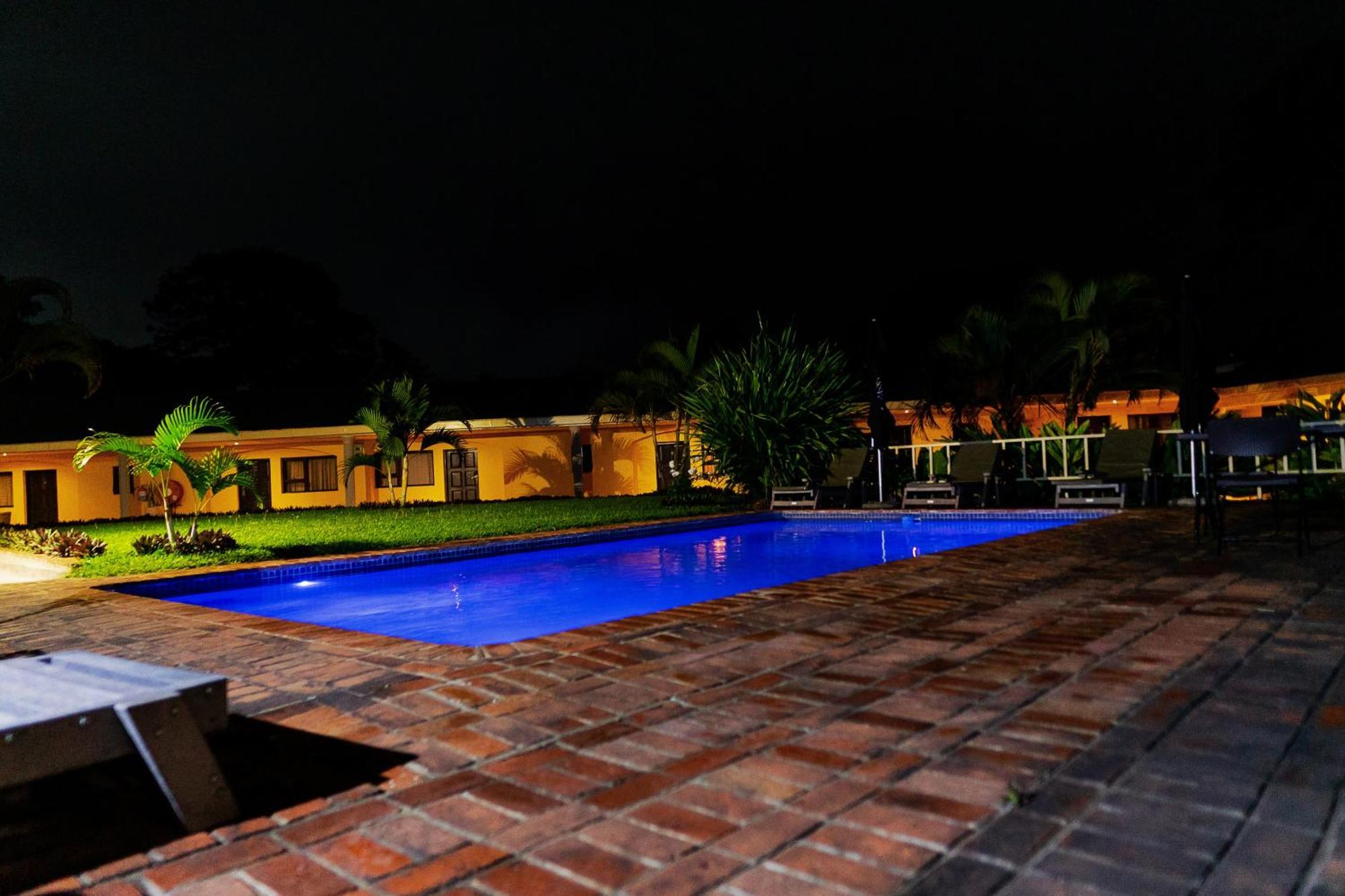 Casa Mia Lodge & Restaurant Blantyre Buitenkant foto