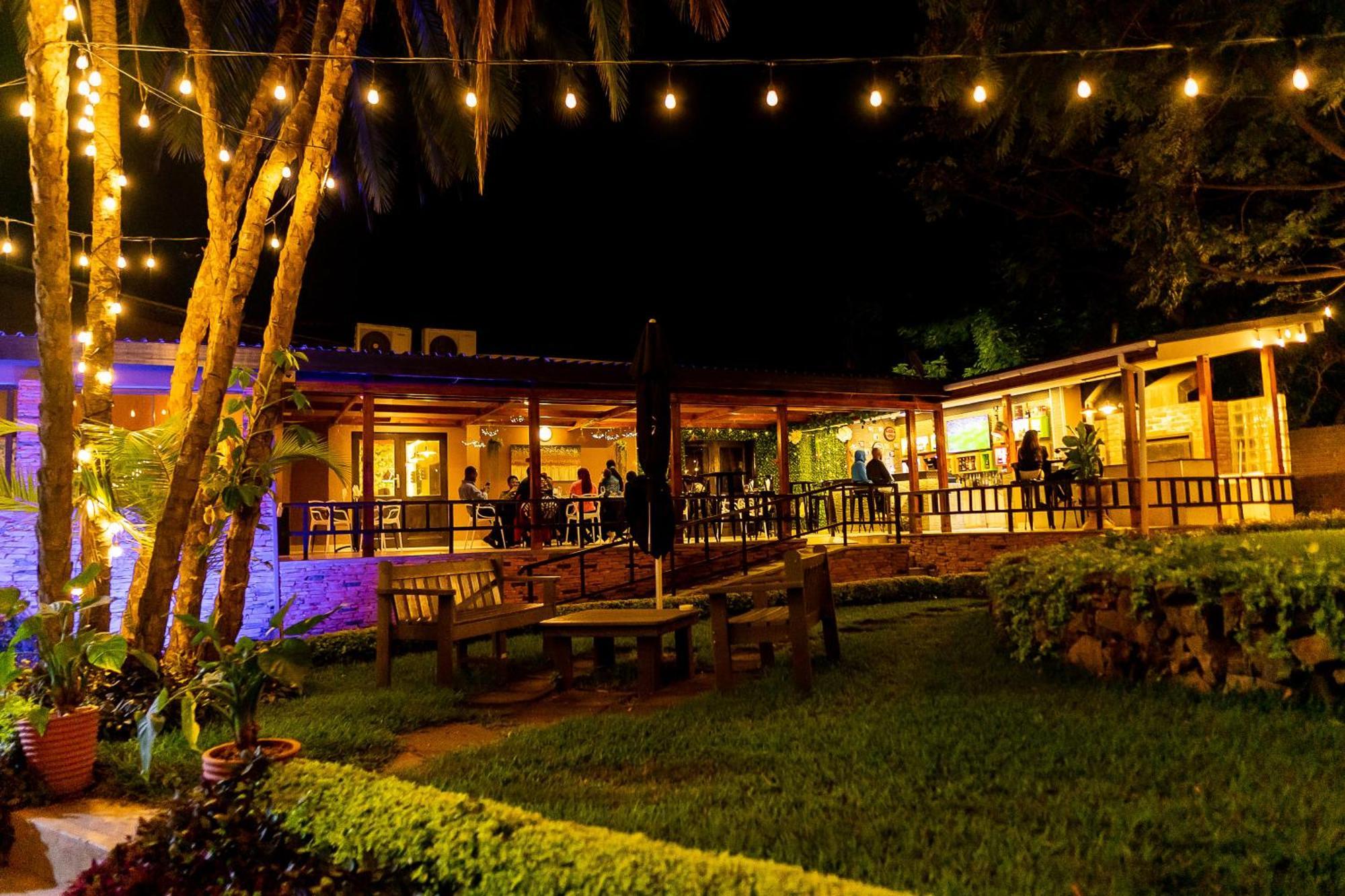 Casa Mia Lodge & Restaurant Blantyre Buitenkant foto