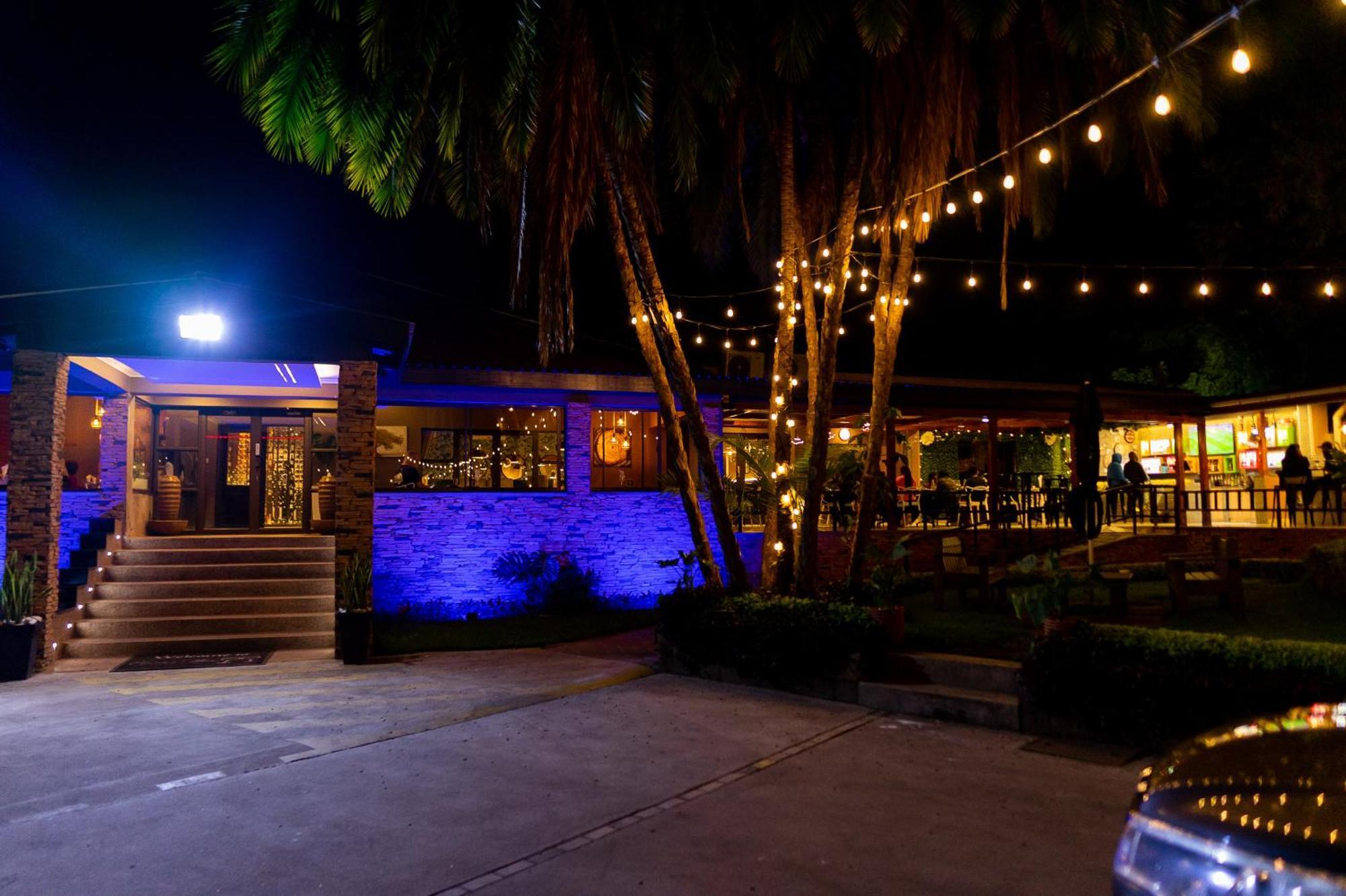 Casa Mia Lodge & Restaurant Blantyre Buitenkant foto