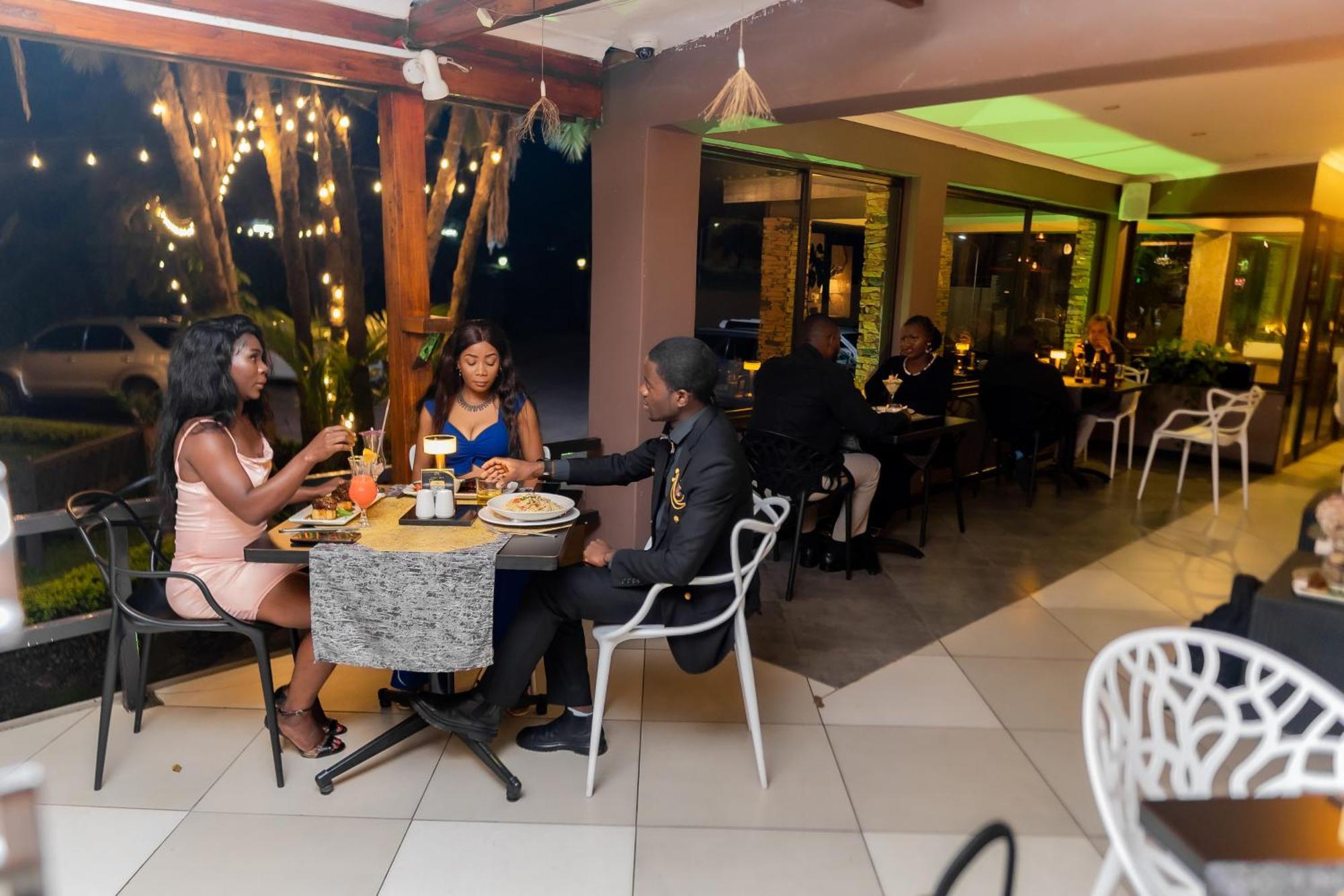Casa Mia Lodge & Restaurant Blantyre Buitenkant foto