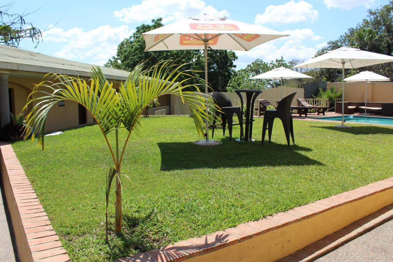 Casa Mia Lodge & Restaurant Blantyre Buitenkant foto