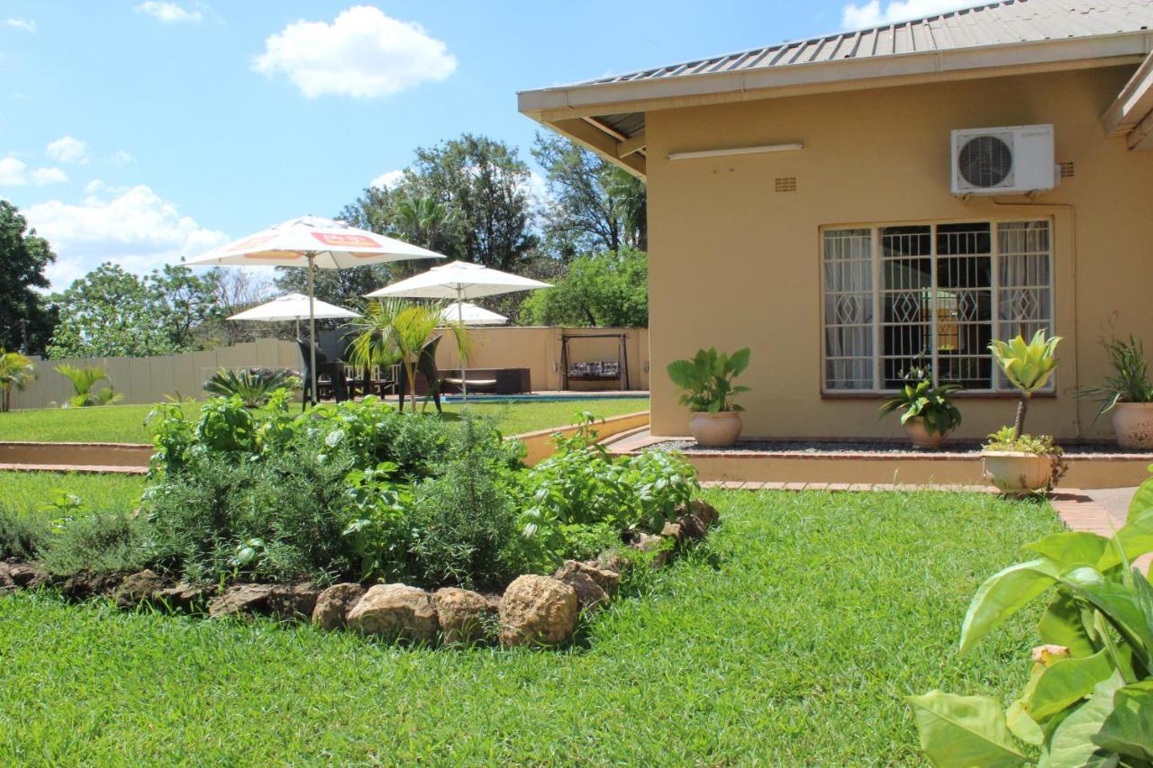 Casa Mia Lodge & Restaurant Blantyre Buitenkant foto