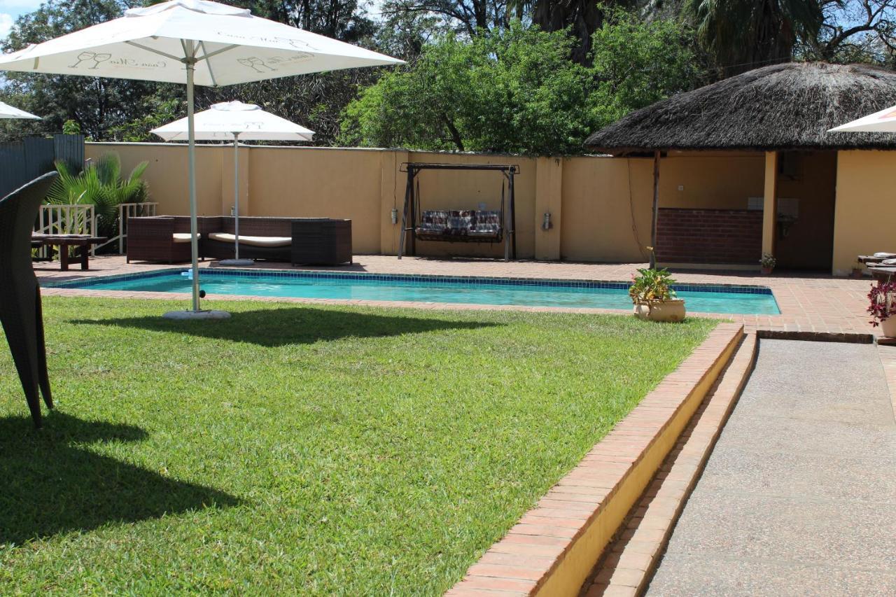 Casa Mia Lodge & Restaurant Blantyre Buitenkant foto