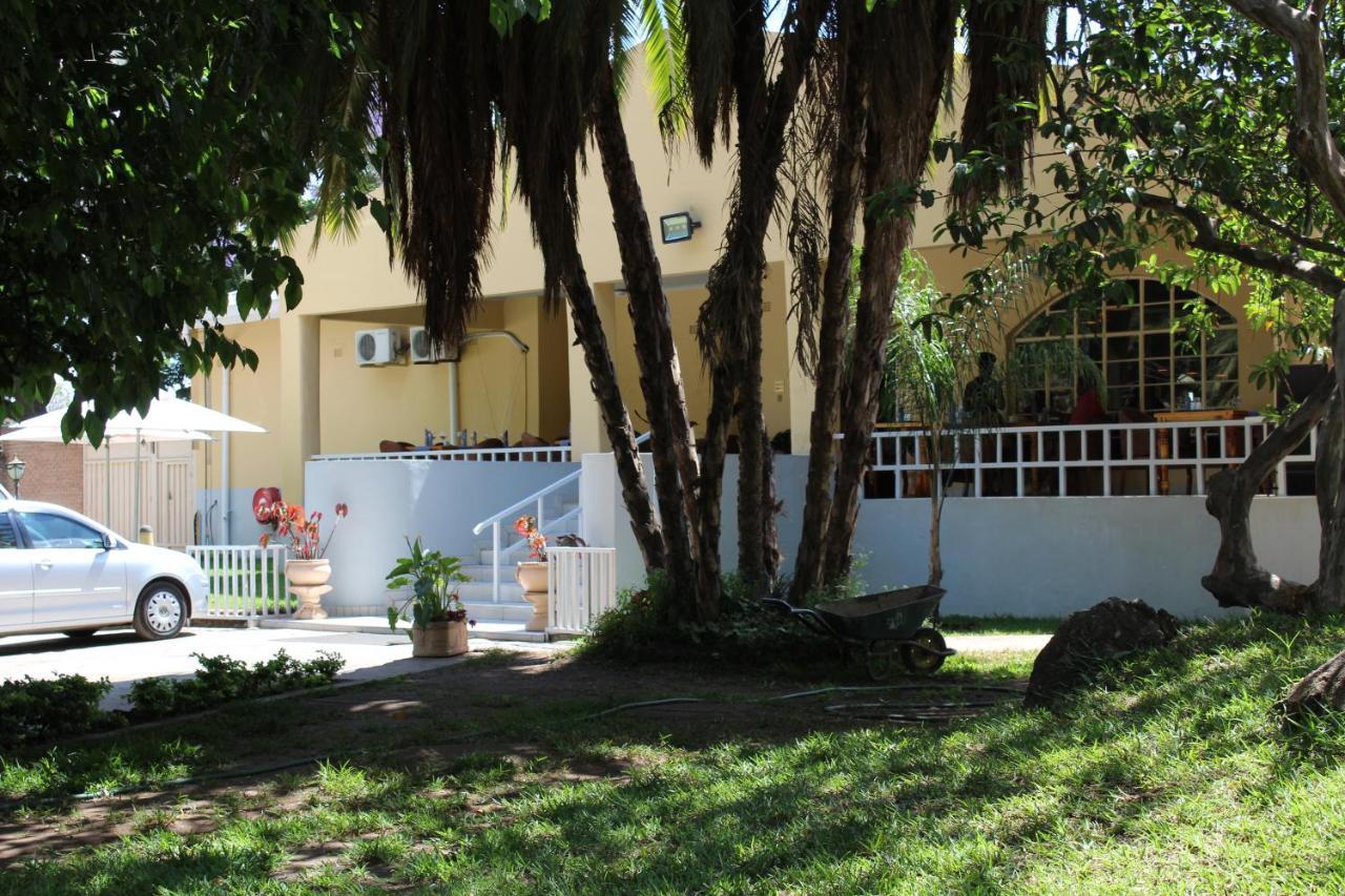 Casa Mia Lodge & Restaurant Blantyre Buitenkant foto